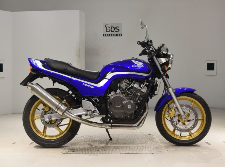 Мотоцикл Honda JADE CB250 з пробігом 4137 km