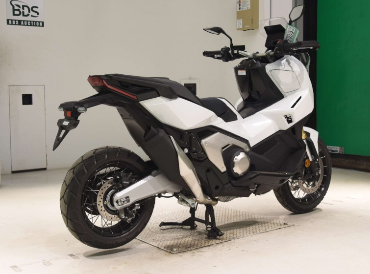 Мотоцикл Honda X-ADV750-2 з пробігом 100 km