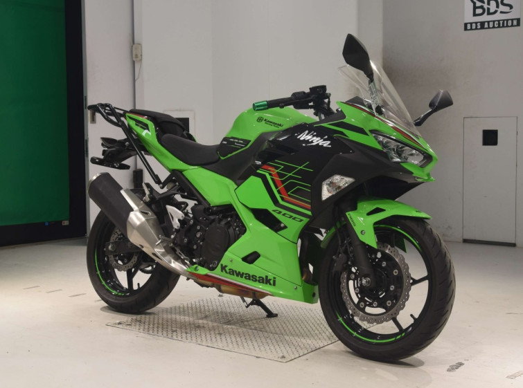 Мотоцикл Kawasaki NINJA400 з пробігом 4900 km