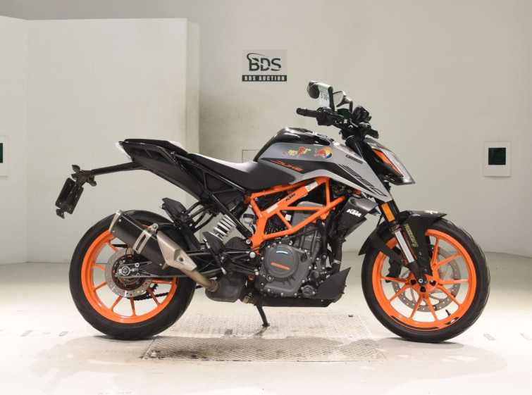 Мотоцикл KTM 390 DUKE с пробегом 10471 km