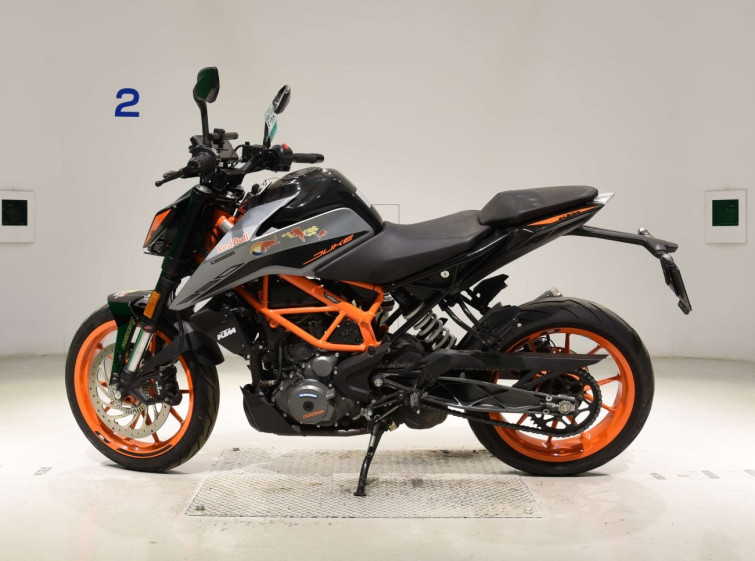 Мотоцикл KTM 390 DUKE с пробегом 10471 km