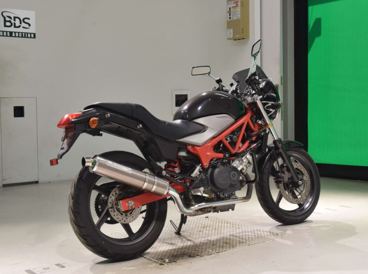 Мотоцикл Honda VTR250 з пробігом 23359 km