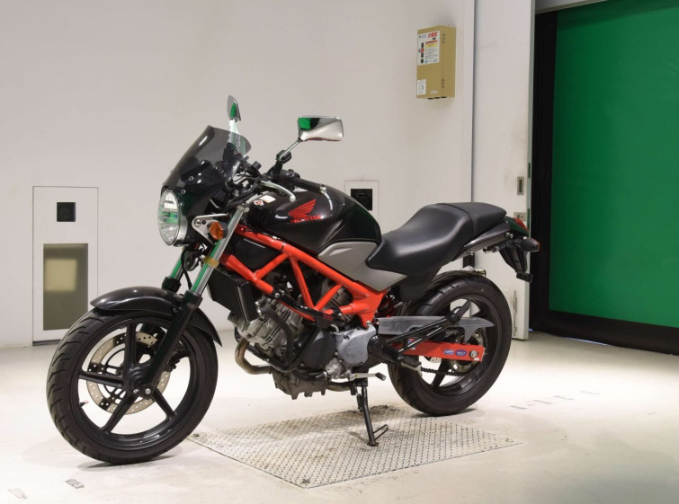 Мотоцикл Honda VTR250 з пробігом 23359 km