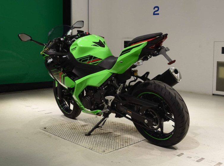 Мотоцикл Kawasaki NINJA400 с пробегом 9180 km