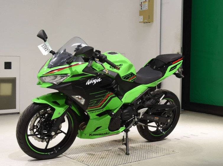 Мотоцикл Kawasaki NINJA400 с пробегом 9180 km