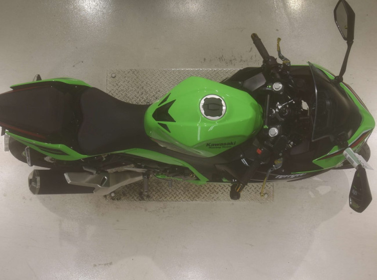 Мотоцикл Kawasaki NINJA400 с пробегом 9180 km
