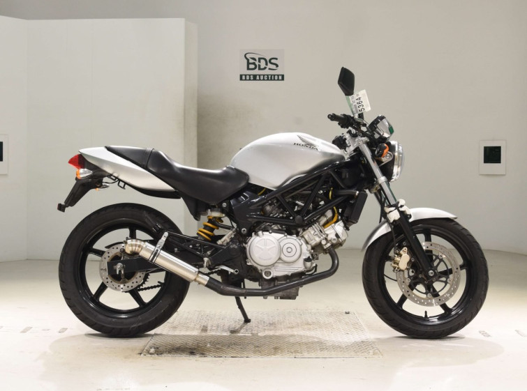 Мотоцикл Honda VTR250 с пробегом 11146 km