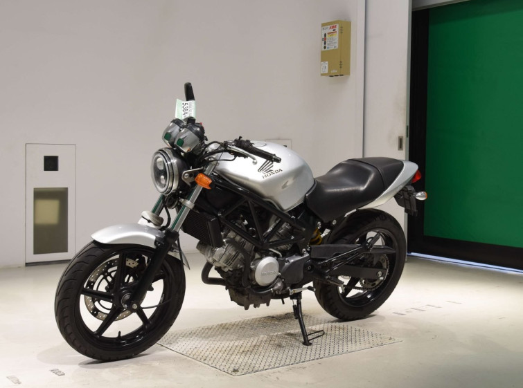 Мотоцикл Honda VTR250 с пробегом 11146 km