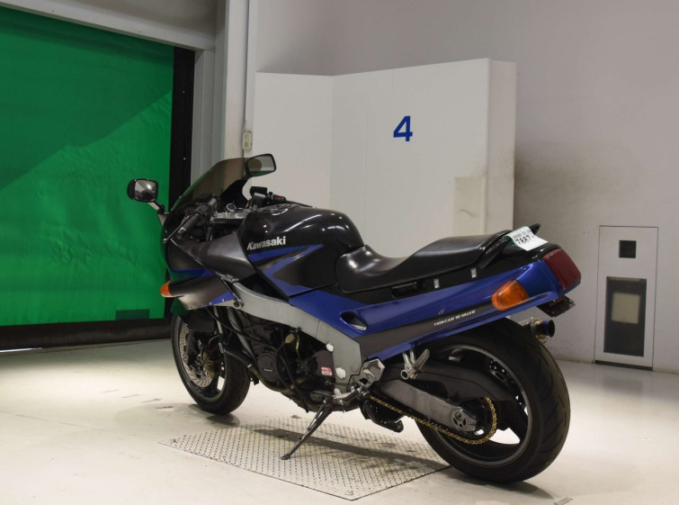 Мотоцикл Kawasaki ZZ-R1100