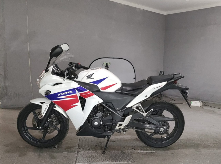 Мотоцикл Honda CBR250R з пробігом 8370 km