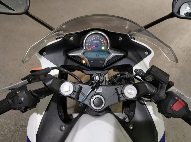 Мотоцикл Honda CBR250R з пробігом 8370 km