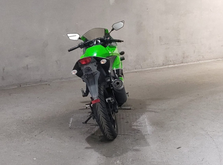 Мотоцикл Kawasaki NINJA250R з пробігом 26627 km