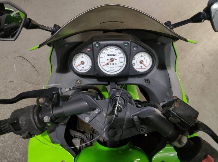 Мотоцикл Kawasaki NINJA250R з пробігом 26627 km