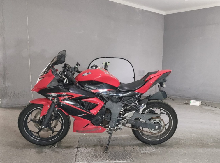 Мотоцикл Kawasaki NINJA250 с пробегом 24976 km