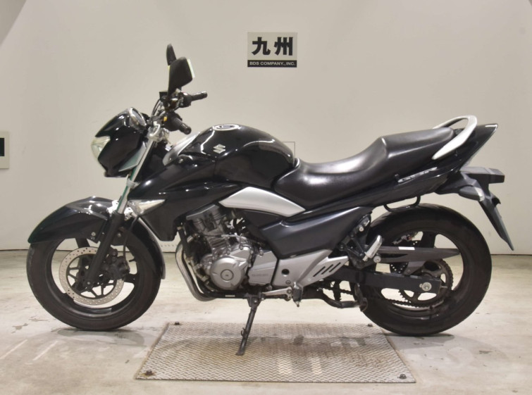 Мотоцикл Suzuki GSR250 с пробегом 29728 km