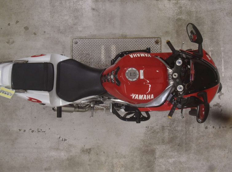 Мотоцикл Yamaha YZF-R1 з пробігом 37022 m