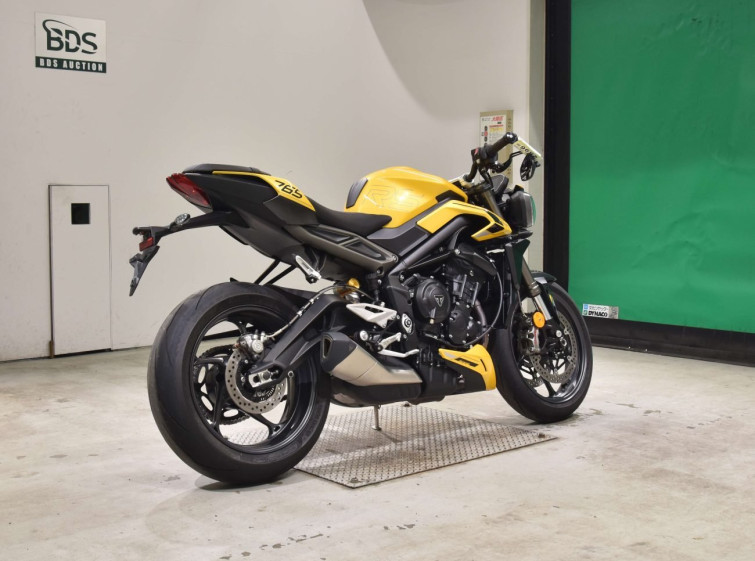 Мотоцикл Triumph STREET TRIPLE RS з пробігом 4213 km