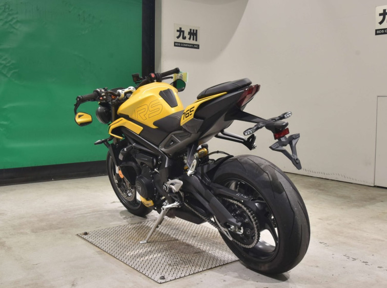 Мотоцикл Triumph STREET TRIPLE RS з пробігом 4213 km