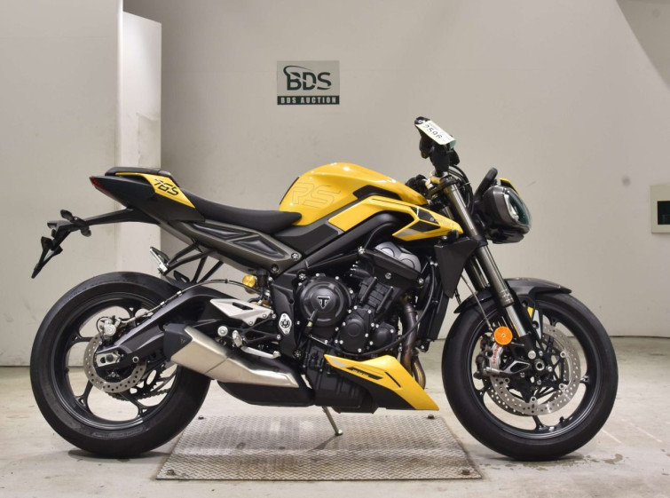 Мотоцикл Triumph STREET TRIPLE RS з пробігом 4213 km