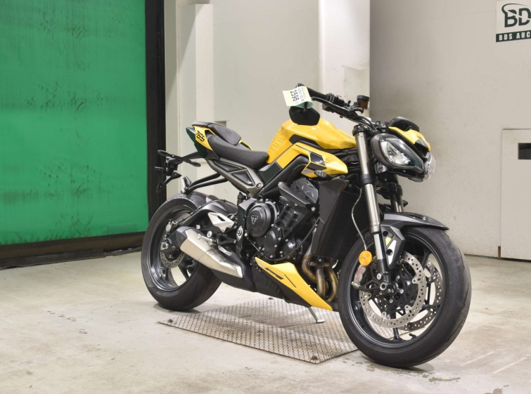 Мотоцикл Triumph STREET TRIPLE RS з пробігом 4213 km
