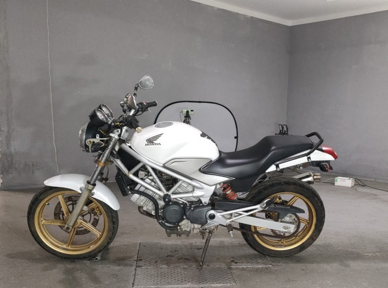 Мотоцикл Honda VTR250 з пробігом 43326 km
