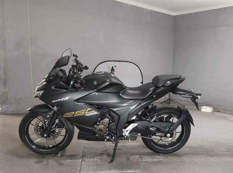 Мотоцикл Suzuki GIXXER SF250 с пробегом 1494 km