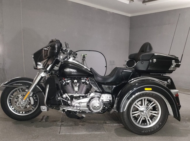 Мотоцикл HD ELECTRA GLIDE FLHTCU1750 TRIKE с пробегом 2551 km