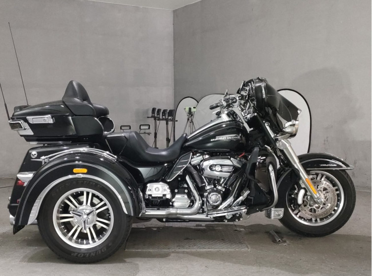 Мотоцикл HD ELECTRA GLIDE FLHTCU1750 TRIKE с пробегом 2551 km