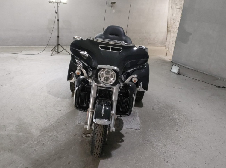 Мотоцикл HD ELECTRA GLIDE FLHTCU1750 TRIKE с пробегом 2551 km