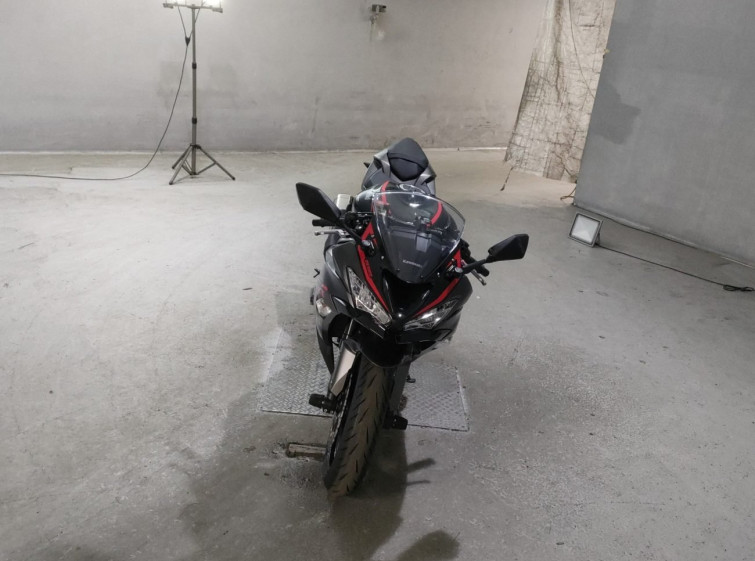 Мотоцикл Kawasaki ZX-6R з пробігом 4542 km