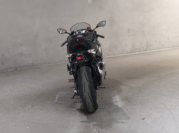 Мотоцикл Kawasaki ZX-6R з пробігом 4542 km