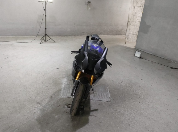 Мотоцикл Yamaha YZF-R6 с пробегом 35246 km