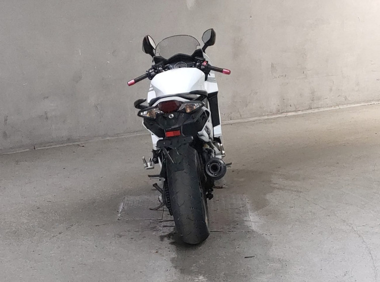 Мотоцикл Honda VFR800F з пробігом 4874 km
