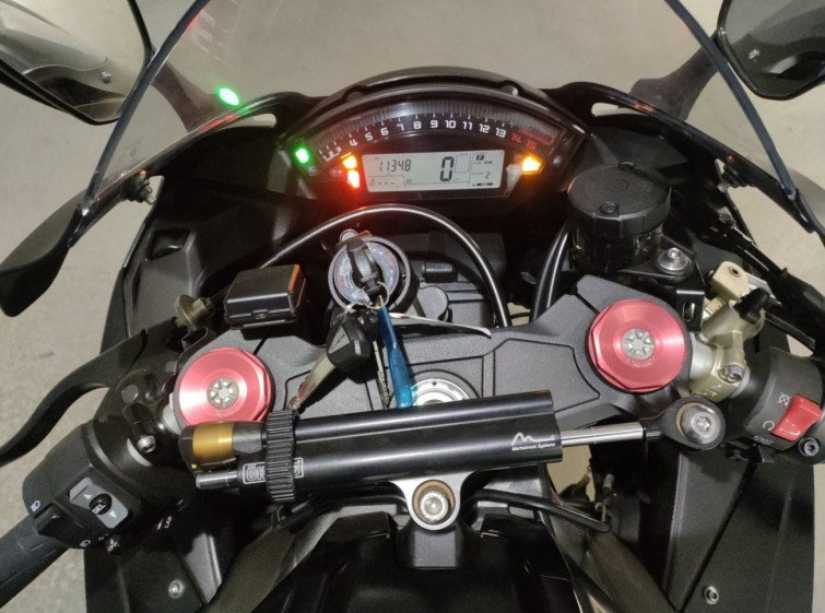 Мотоцикл Kawasaki NINJA ZX-10R с пробегом 11349 km