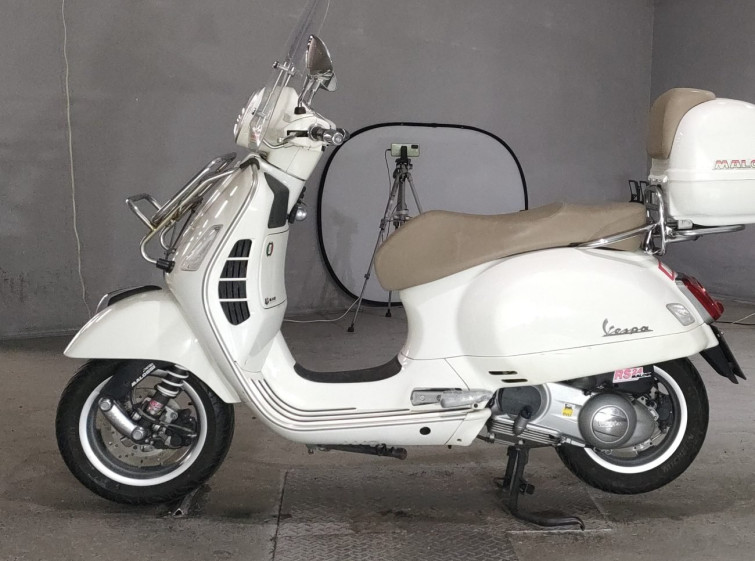 Мотоцикл Vespa GTS250IE с пробегом 42070 km