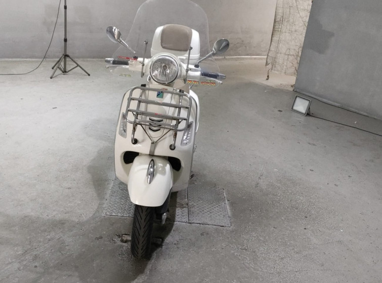 Мотоцикл Vespa GTS250IE с пробегом 42070 km