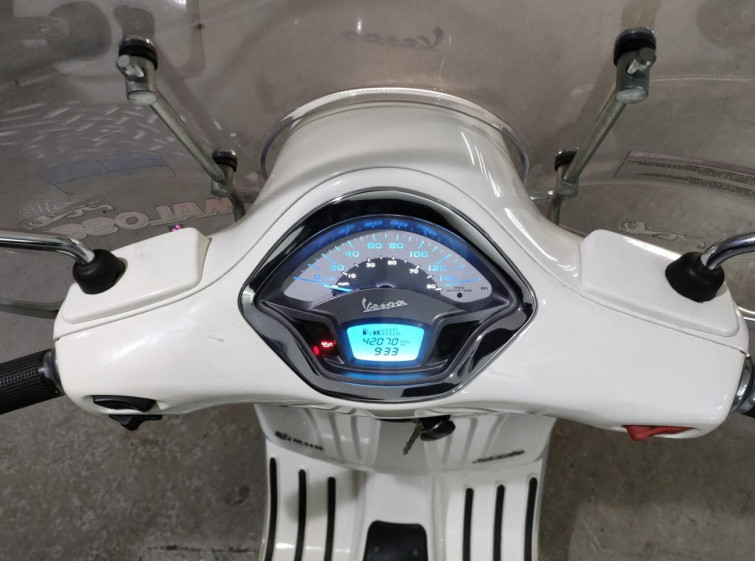 Мотоцикл Vespa GTS250IE с пробегом 42070 km