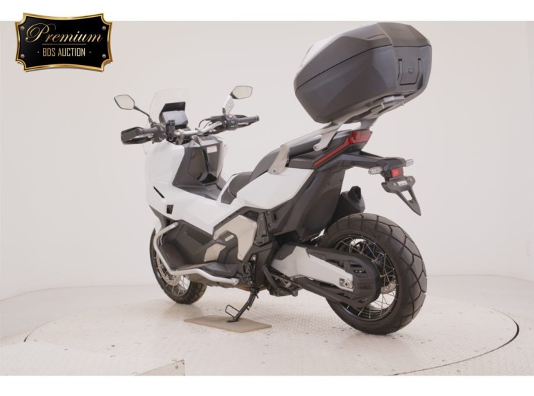 Мотоцикл Honda X-ADV750-2 с пробегом 2737 km