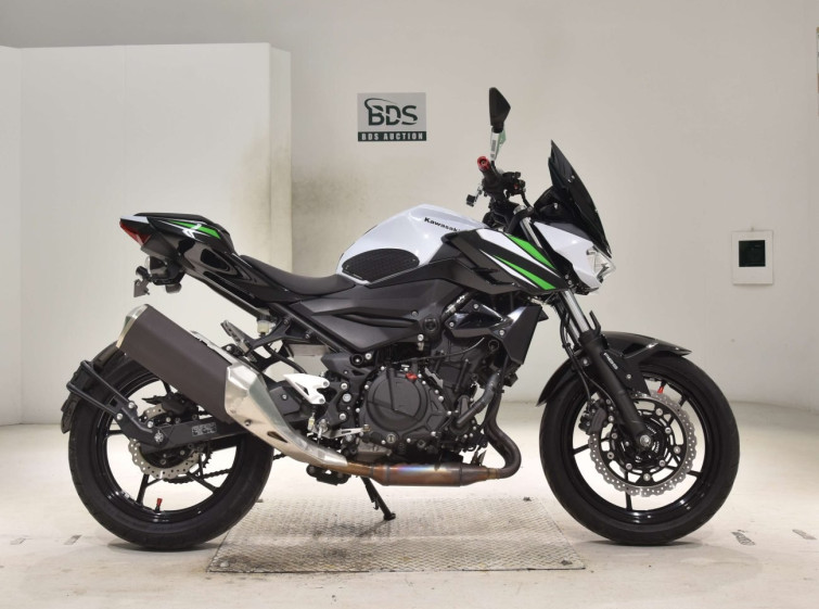 Мотоцикл Kawasaki Z400 з пробігом 10978 km