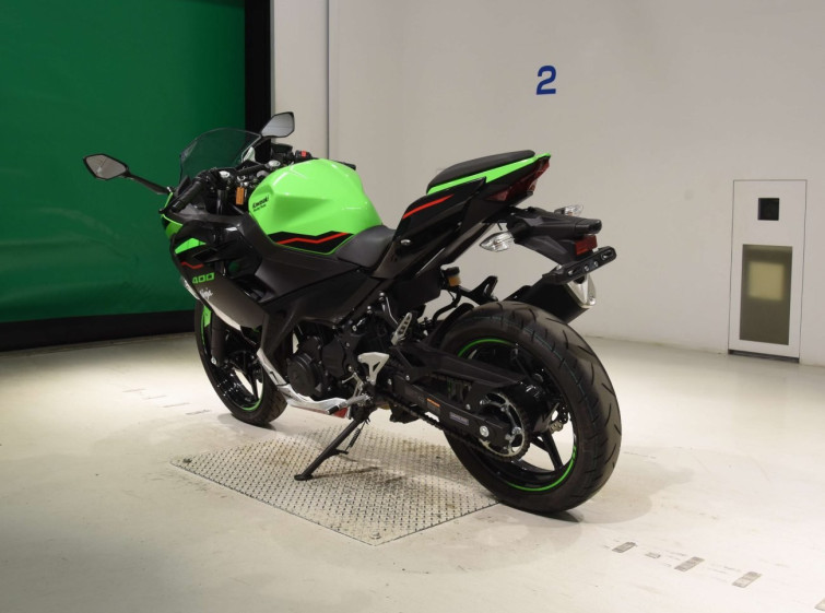 Мотоцикл Kawasaki NINJA400 с пробегом 4393 km