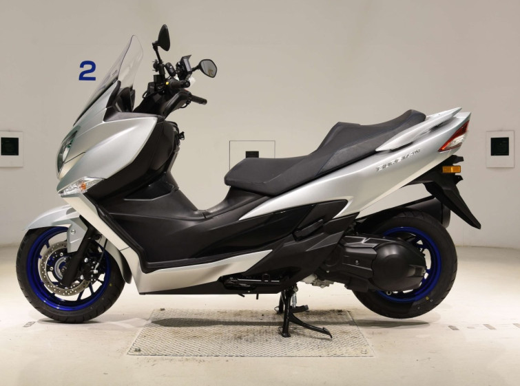 Мотоцикл Suzuki BURGMAN400 с пробегом 142 km