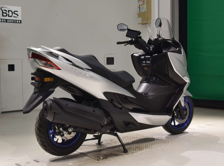 Мотоцикл Suzuki BURGMAN400 с пробегом 142 km