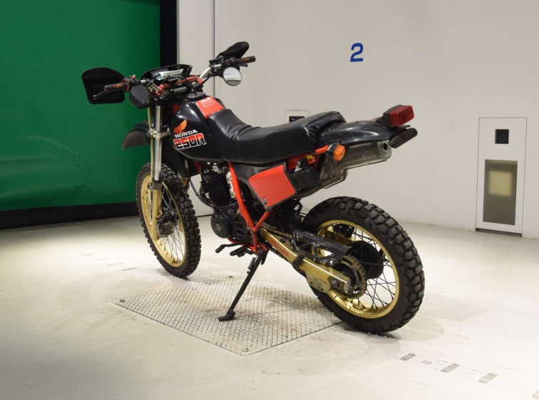 Мотоцикл Honda XLR250R з пробігом 21001 km