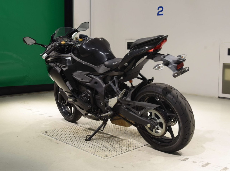 Мотоцикл Kawasaki NINJA ZX-25R з пробігом 7513 km