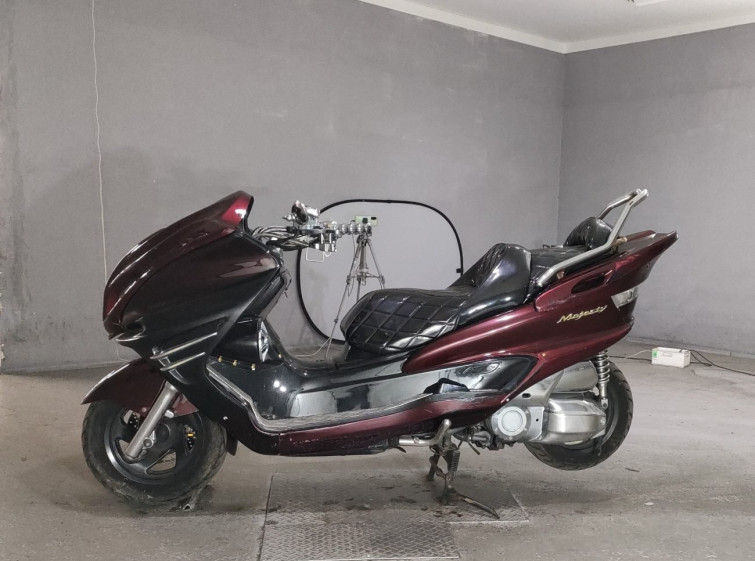 Мотоцикл Yamaha MAJESTY 250C