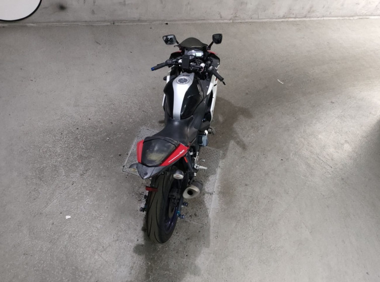 Мотоцикл Yamaha YZF-R25 с пробегом 21350 km