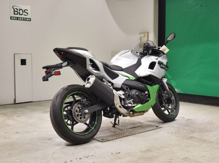Мотоцикл Kawasaki NINJA7HYBRID з пробігом 3 km