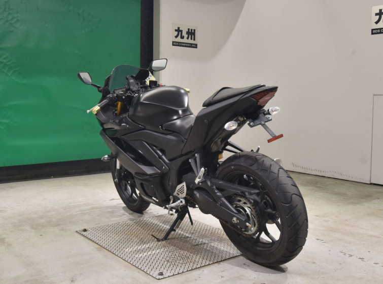 Мотоцикл Yamaha YZF-R25 с пробегом 9503 km