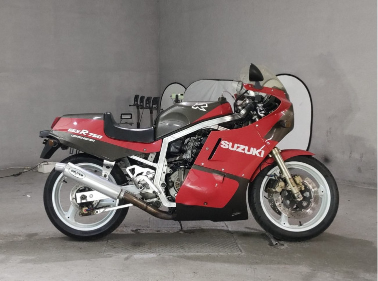 Мотоцикл Suzuki GSX-R750 з пробігом 32981 km