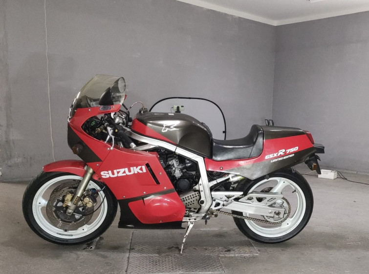 Мотоцикл Suzuki GSX-R750 з пробігом 32981 km